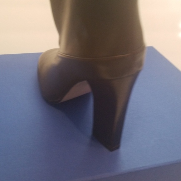 Stuart Weitzman Jett boots size 9 New with box - Picture 6 of 8